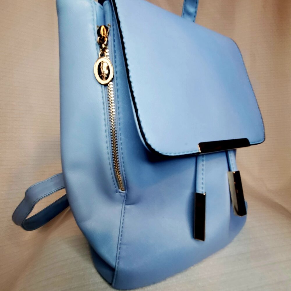 Backpack 🎒 - Picture 3 of 5